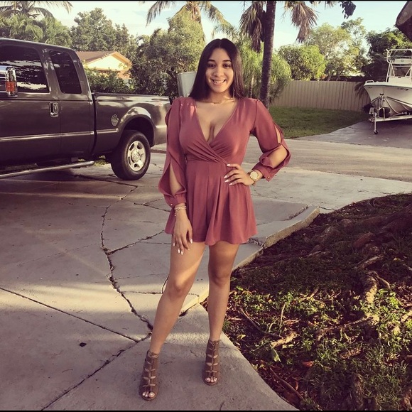 Deep coral open shoulder and v-cut romper. - Picture 3 of 6